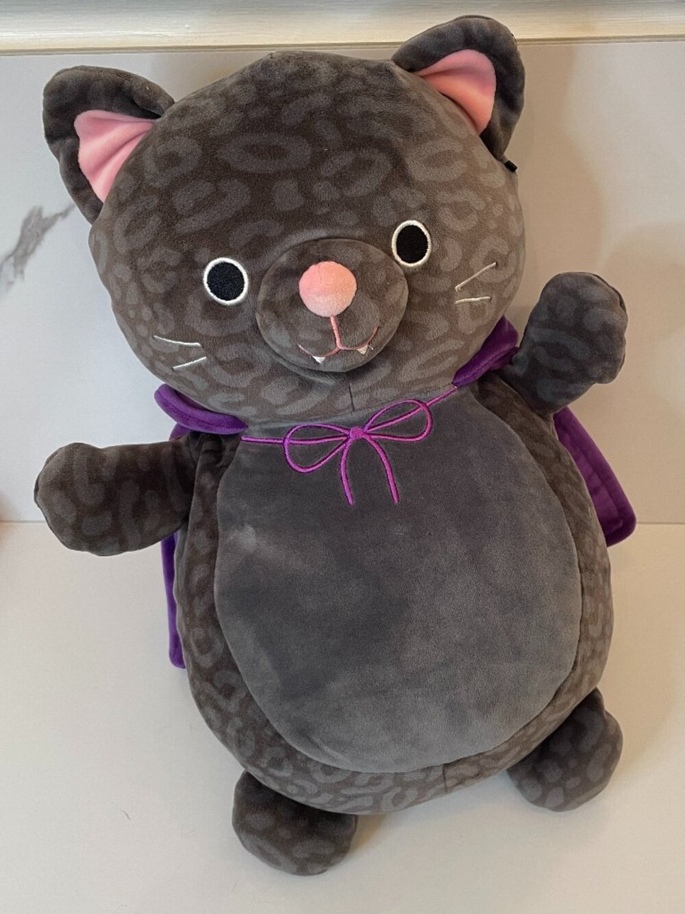 Squishmallows Halloween 14” XIOMARA Panther Cat Vampire HUGMEE With Purple Cape
